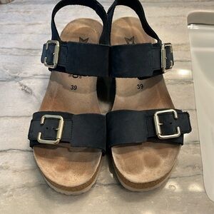 Mephisto navy Lissandra sandal size 39